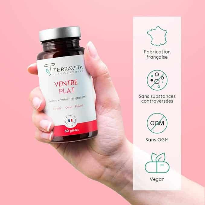 Flacon Terravita Ventre Plat tenu en main, complément vegan sans OGM